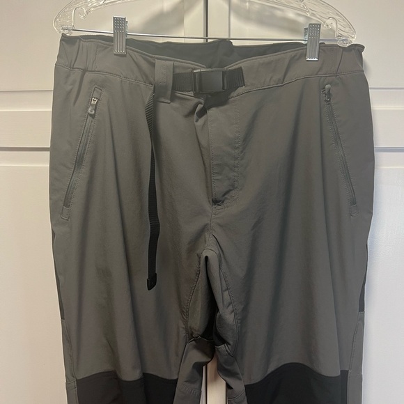 Columbia Titanium Dolomite Omni-Wick Belted Hiking Pants Size Mens XL Color Gray - Picture 2 of 13